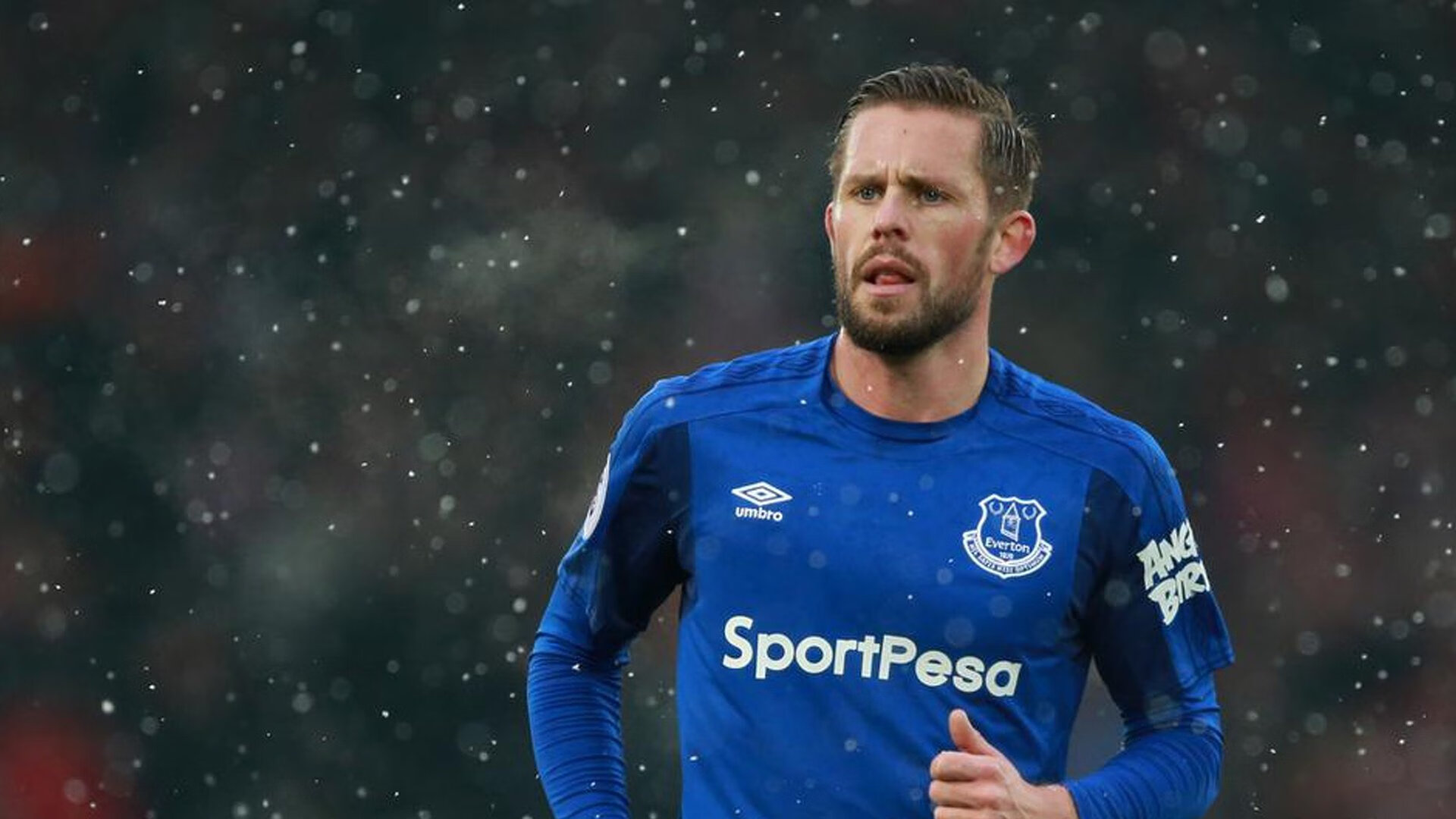 开云ios下载-球员转会窗口开启多队动作频繁，球员转会流程